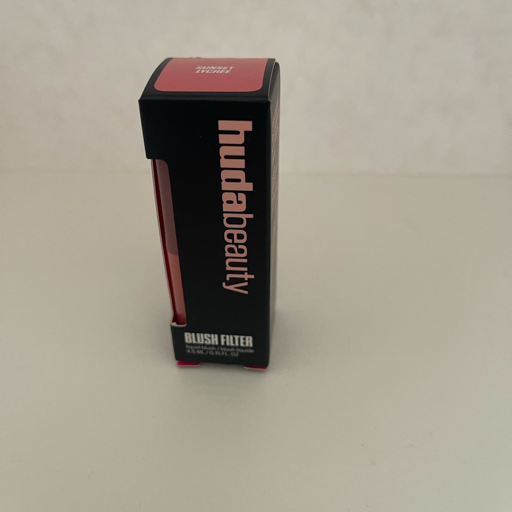 HUDA BEAUTY Blush Filter